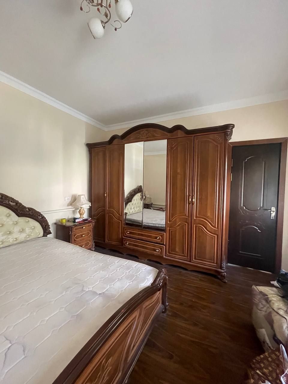 Srochni spalni mebel sotiladi 
Spani kapl
Toza endef ayab tutilagan sf