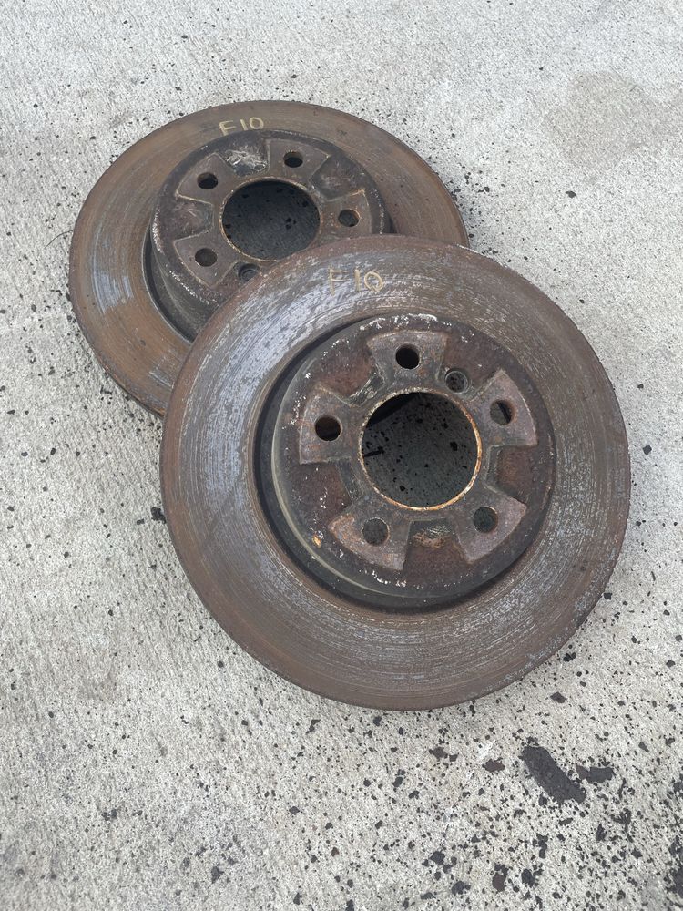 Discuri / set disc fata stanga / dreapta BMW f10 motor 2.0 diesel