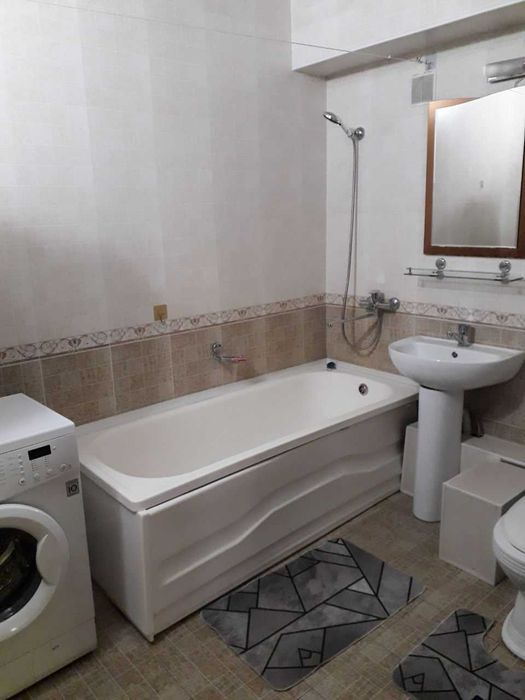 Сдаётся 3-х комнатная квартира,  Ц-5, напротив немецкого посольства