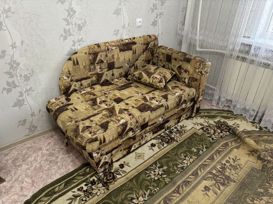 Продам диванчик в хорошем состояний