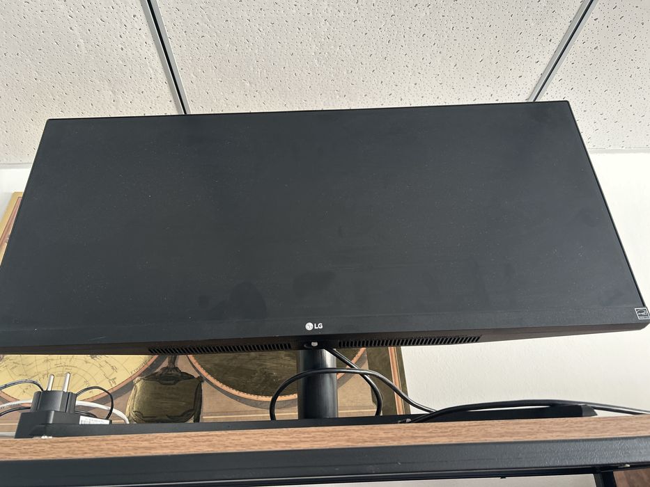 Продам монитор в отличном состоянии