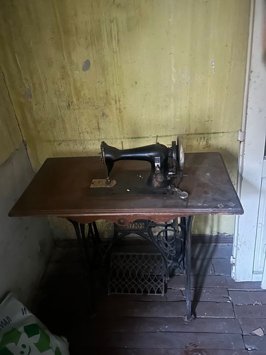 Крачна шивашка машина