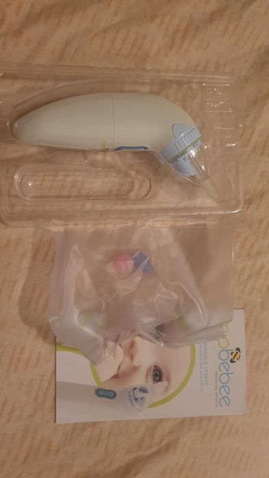 Помпичка за почистване на носа за бебе.