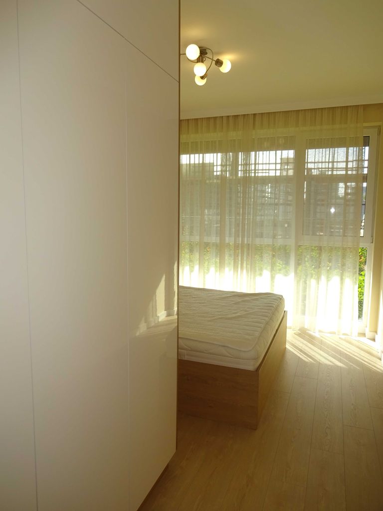 Дава се под наем Тристаен апартамент в Варна, Бриз - 94 кв.м за 850 € - Снимка #3