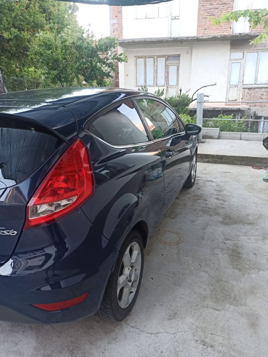 Ford Fiesta 1.4 бензин/ газ  2010г.