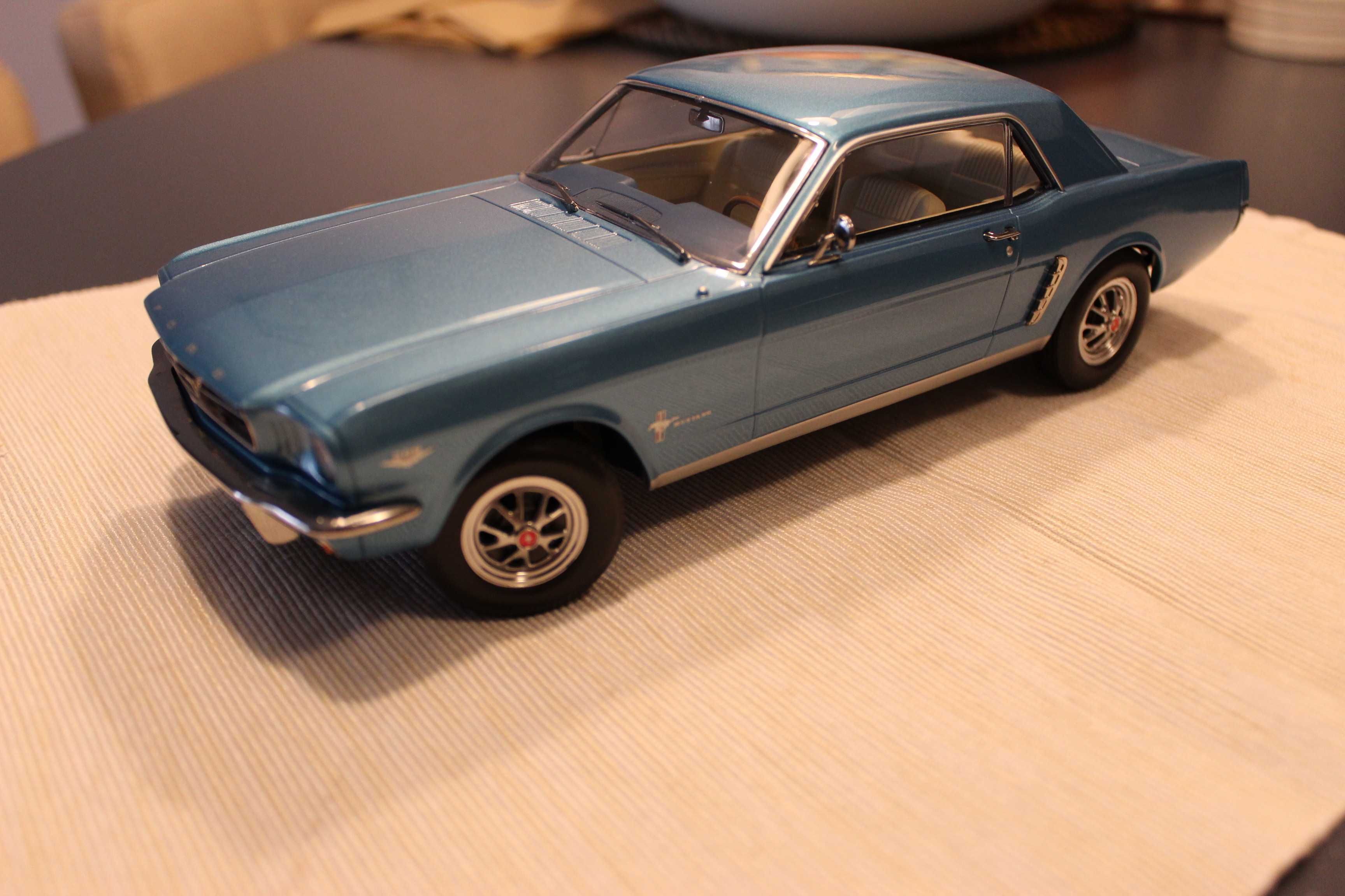 Ford Mustang Hardtop Coupe 1965 1:18 Deicast