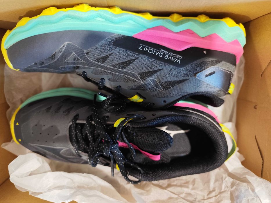 Дамски обувки за бягане