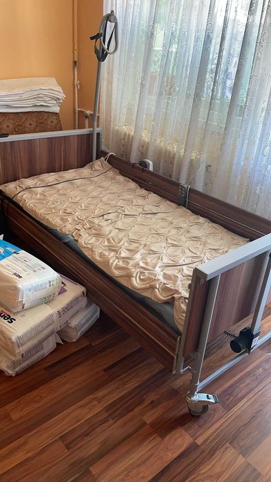 Pat medicinal cu reglaje si telecomanda, saltea, husa