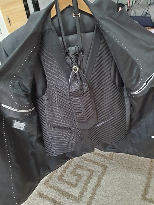 Costum barbati cambrat Baggi