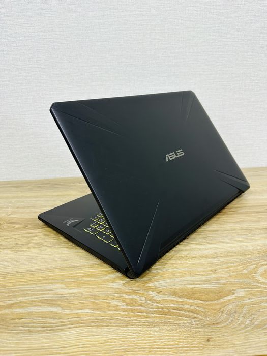ASUS TUF Ryzen 5-8 Ядер+GTX1650, Большой 17,3 Экран