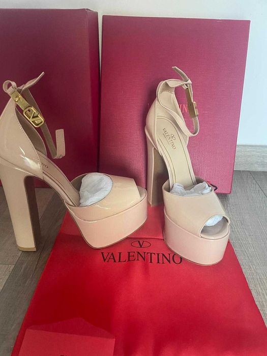 Sandale cu toc si platforma Valentino Garavani 36,5