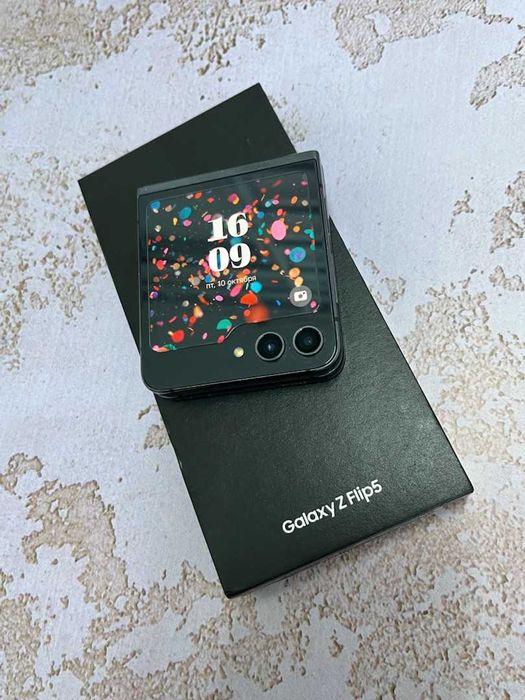 Samsung Galaxy Z Flip 5, лот 749957, г. Семей, ул Затаевича 33А