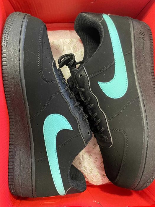 Adidasi Nike Air Force Tiffany, pe negru, marimea 42, noi in cutie