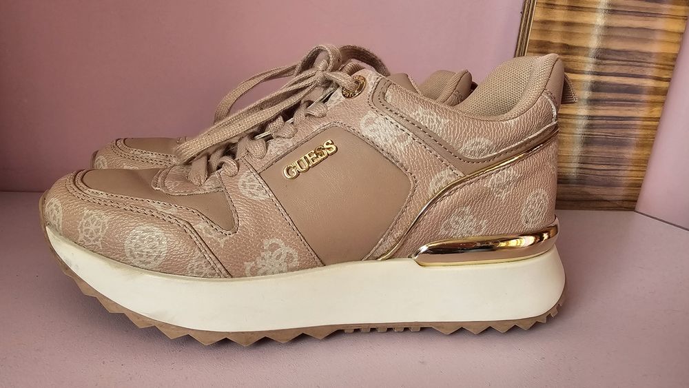 Обувки Guess 37-ми номер