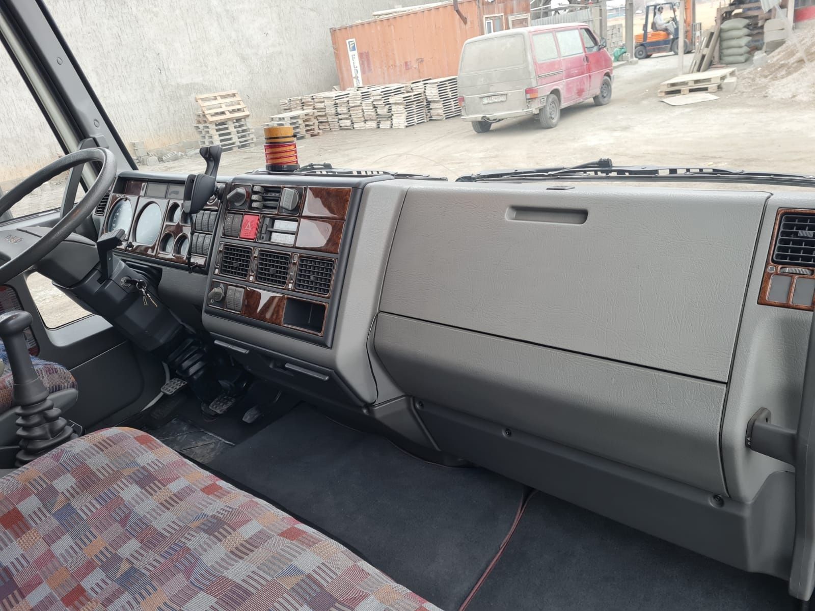 IVEKO EuroCargo 75E12