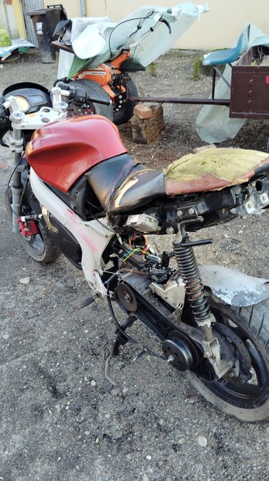 Vand sau dezmembrez Gilera DNA 50