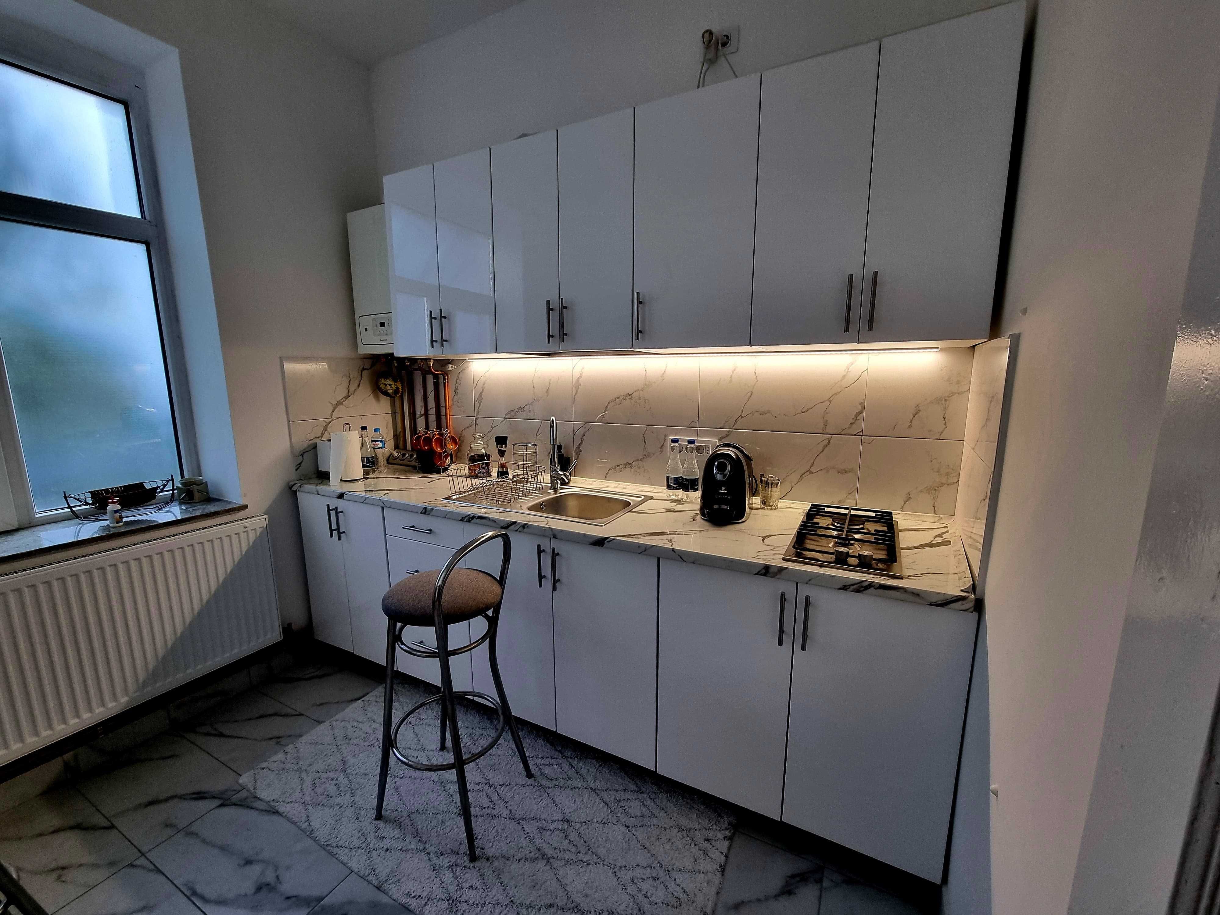 Mobila bucatarie modulara corpuri superiare MDF lucios, alb, 220cm