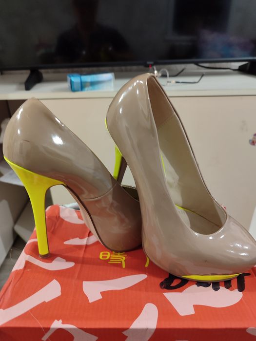 Отдам туфли женские