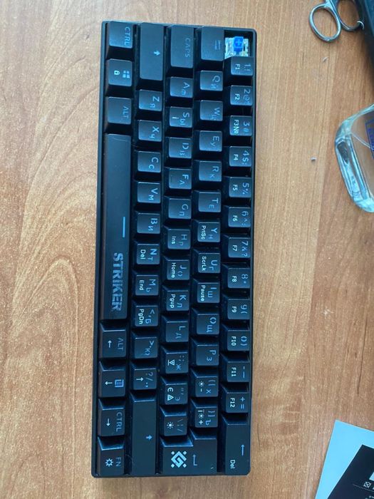 Продам клавиатуру Defender striker
