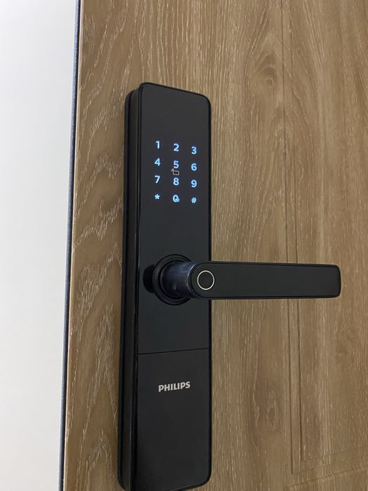 Смарт замок Philips 603e