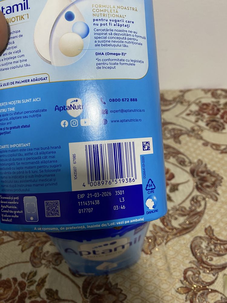 Vand doua cutii de aptamil 1