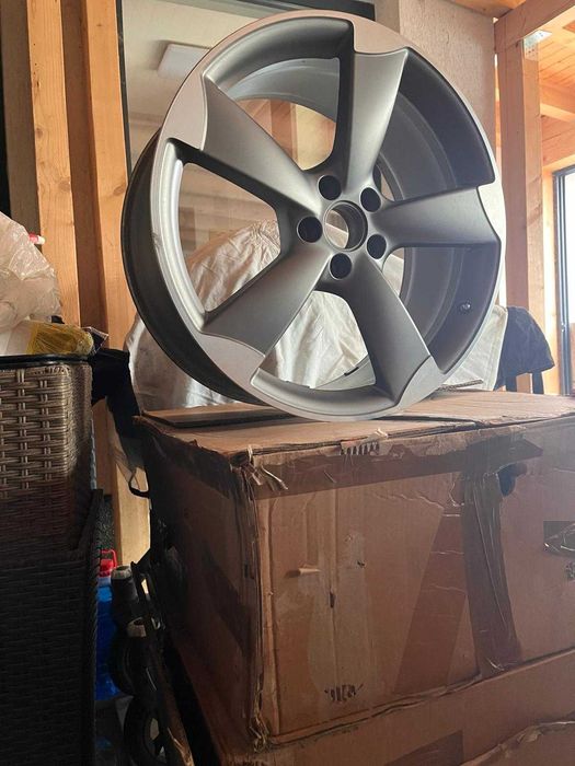 Jante Originale Audi R20 8.5J/20H2 4+0