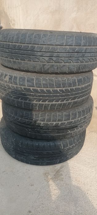 Продаю шины 195.65.R15.