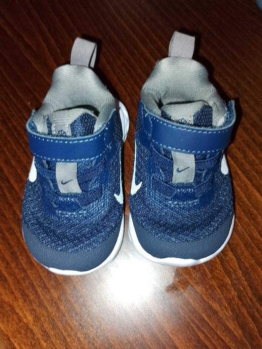 Бебешки/детски маратонки за прохождане Nike revolution jx 17