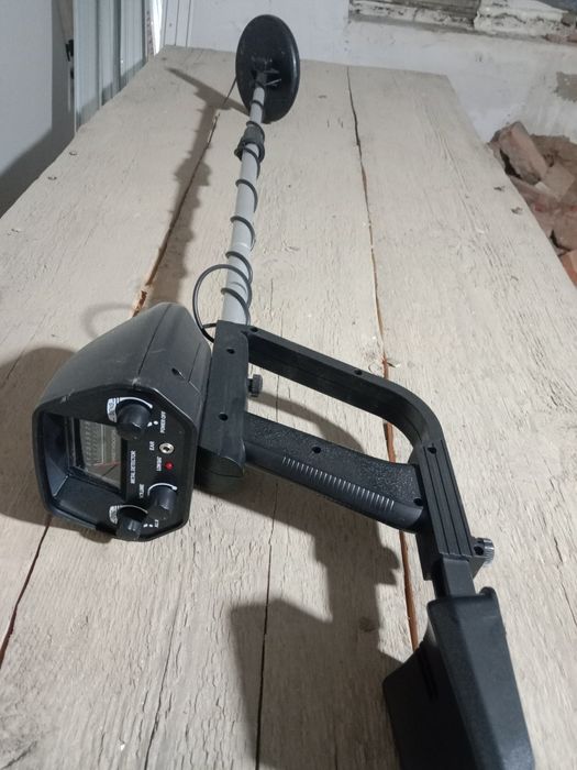 Продам металлоискатель