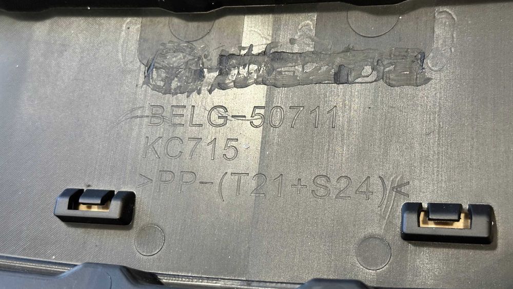 Матирана черна предна решетка за броня за Mazda 3 Sedan 2019-24 OEM