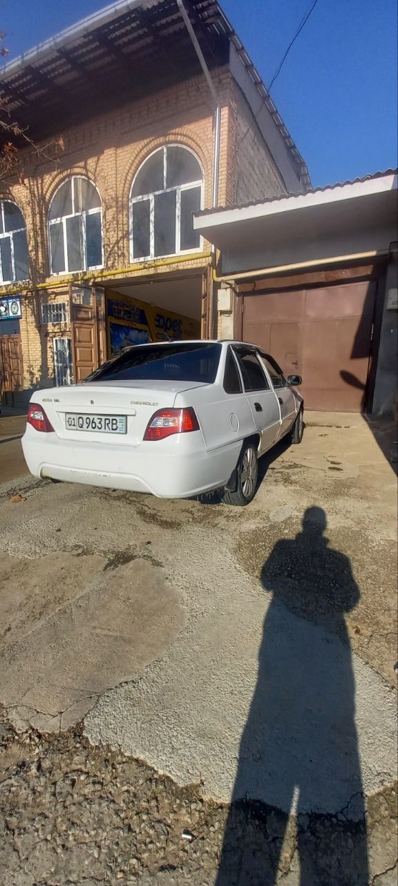 Nexia 2 dons 1.6 sotiladi
