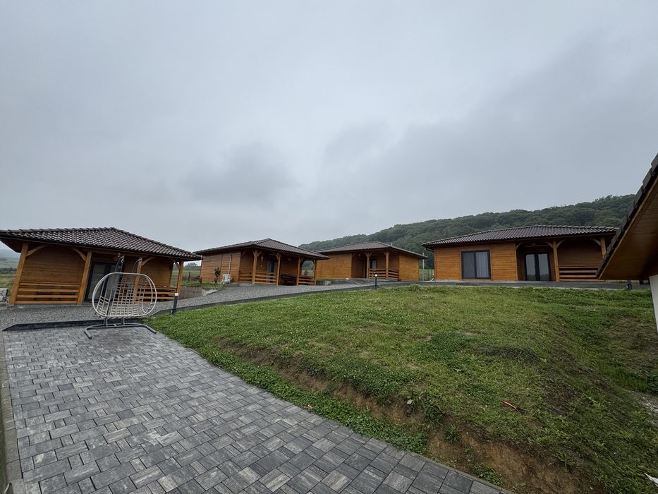 Inchiriez cabana/ complex cabane pentru revelion / craciun 2025