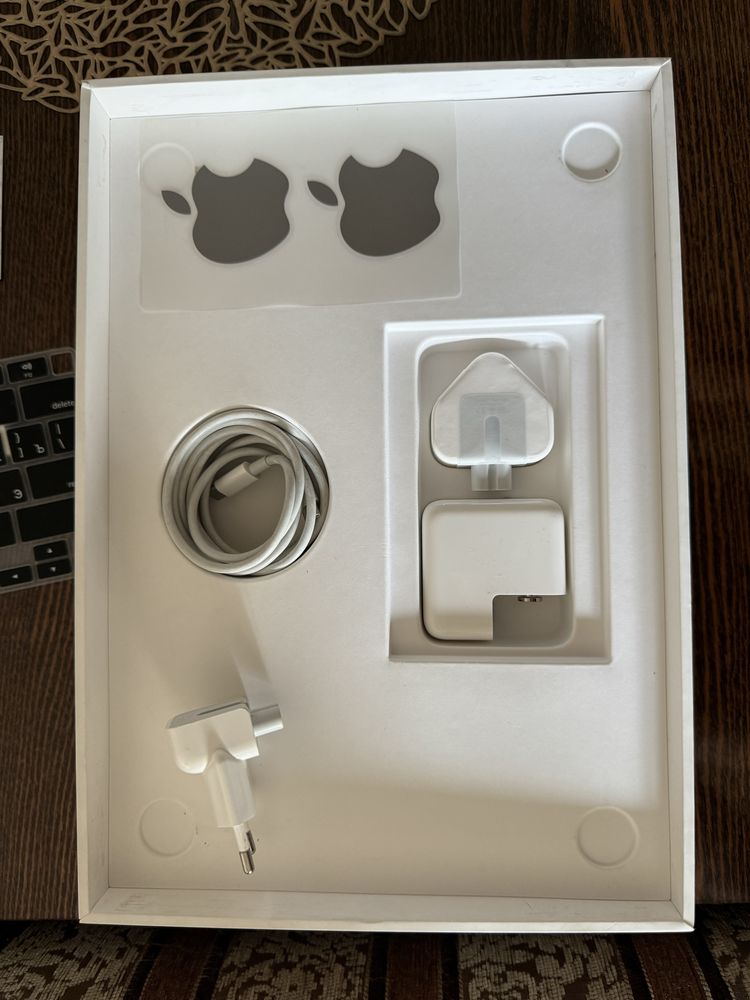 MacBook Air M1 2020 | Зарядка + коробка