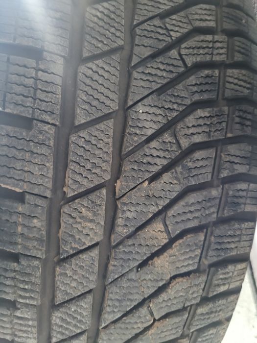 4 jante cu cauciucuri 235/65/17,all seson,Hynday,