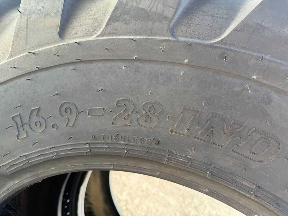 Anvelope noi cu 14 pliuri 16.9-28 marca BKT cu garantie