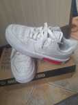 Vând adidas nike air force 1