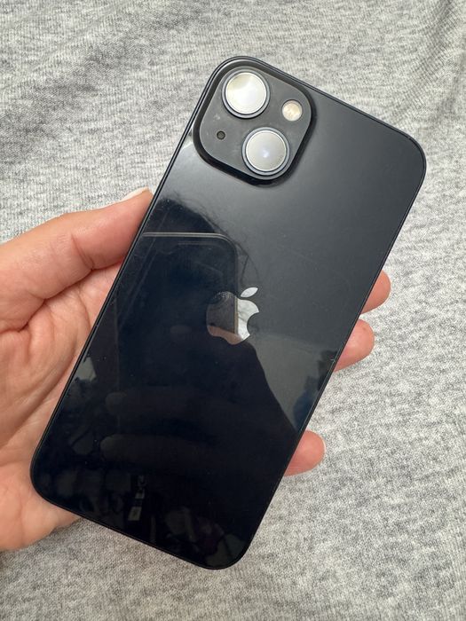 Продам айфон 13