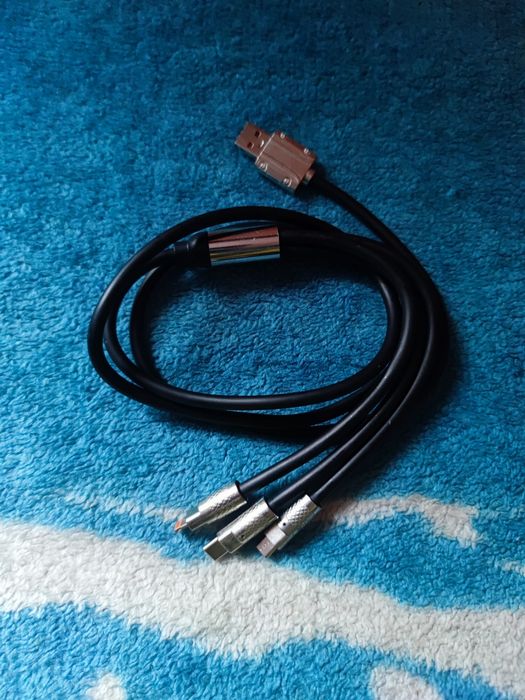 Cablu de încărcare 3 în 1