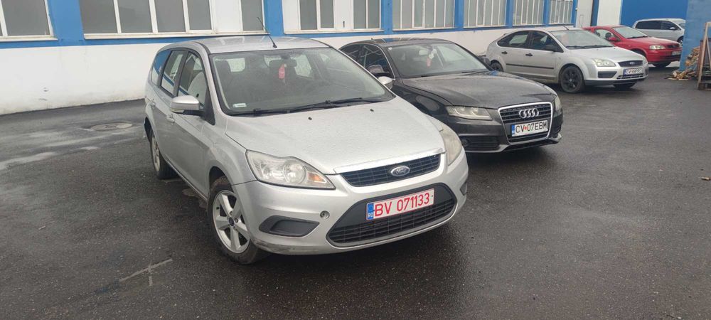 Vând Ford focus ,