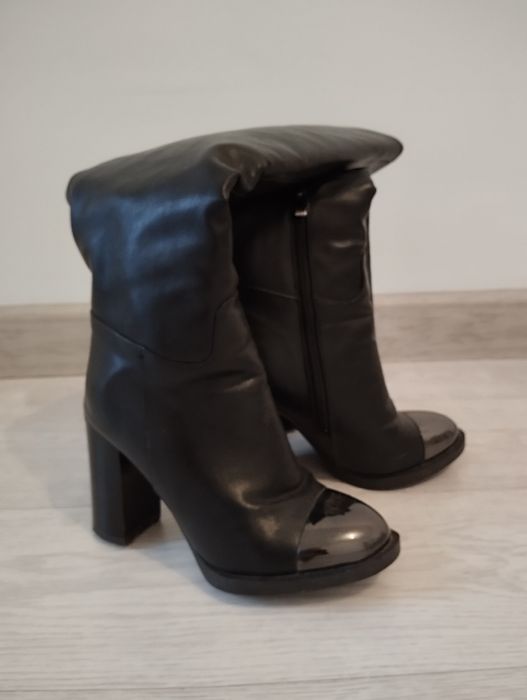 Продам демисезонные  сапоги