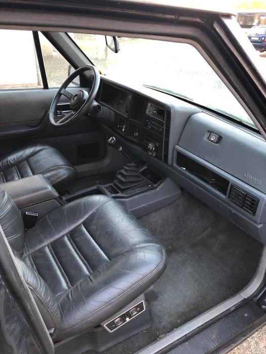 Jeep Cherokee XJ atestat istoric