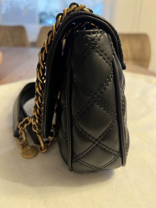 Geanta Guess de umar