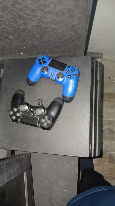 Playstation 4 pro srochna sotiladi. 1 dona