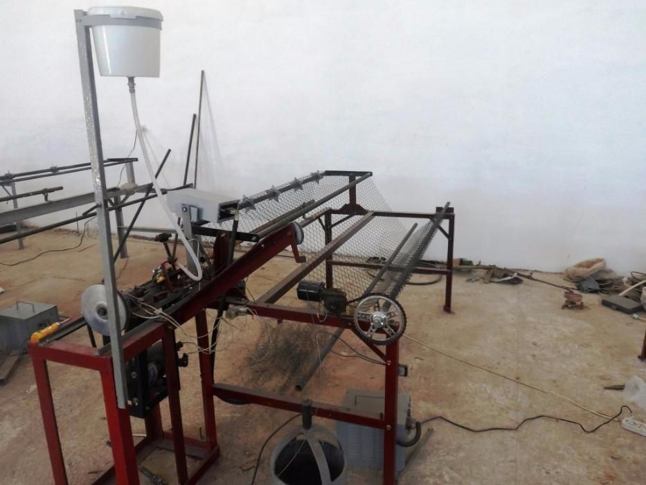 Продаем станки автоматы для плетения сетки Рабица