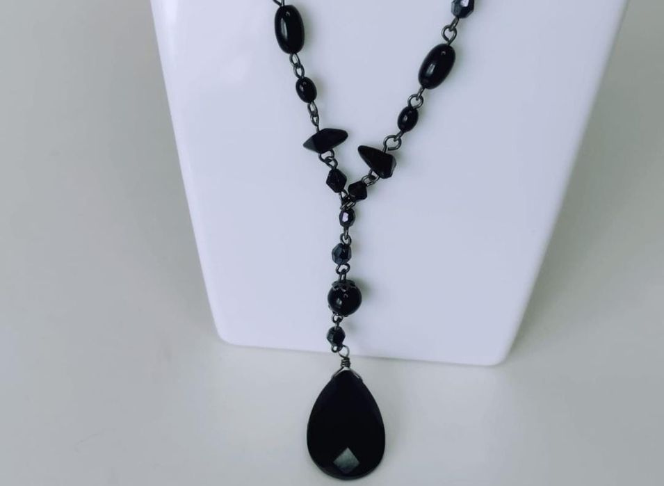 Vechi colier lant cu margele negre