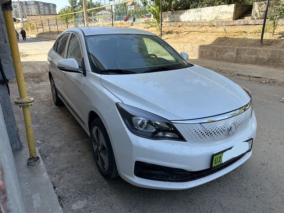 Dong feng aeolus е70
