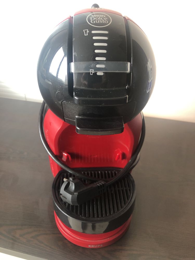 Кафемашина с капсули Doice gusto Krups Mini Me KP 120