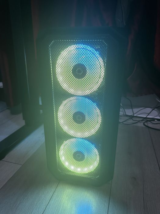 Calculator Gaming PC Rtx 3060ti si Ryzen 7 5800x+ tastatura HE cadou