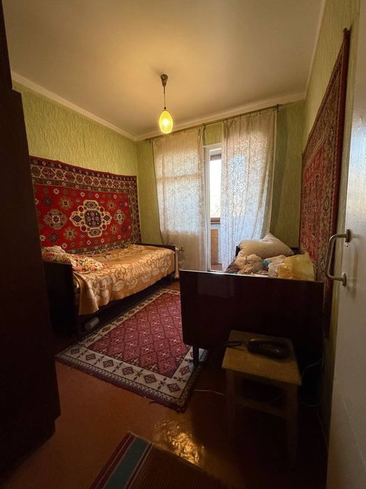 Yunusobod 4 kv. 3-xona sotiladi. Srochno.