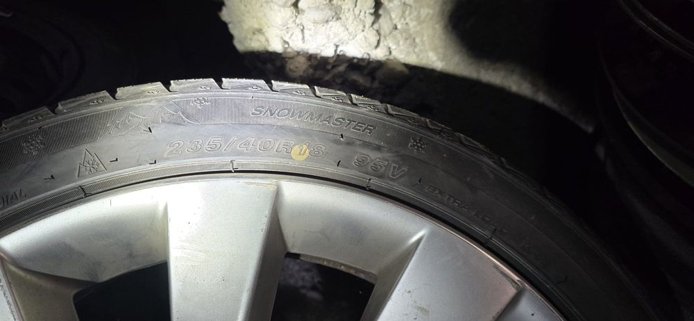 Vând jante de aluminiu cu anvelope de iarnă pentru VW Passat CC